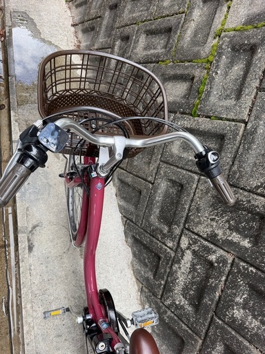 ブリヂストン　電動アシスト自転車 ワインレッド