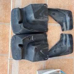 大型バッテリー　バッテリーチャージャー　ハイエース泥除けの画像