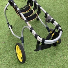 大型犬用車椅子の画像