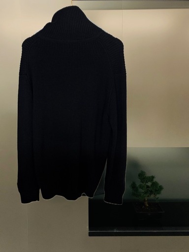 アクネ　　美品