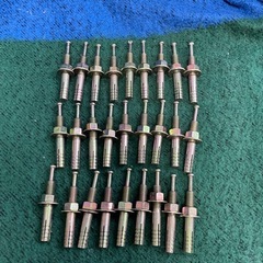 アンカーボルト 約27本セット 長さ約6.3cm 金具 建築資材 固定金具の画像