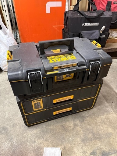 デウォルト　工具ケース　購入者決まりました。