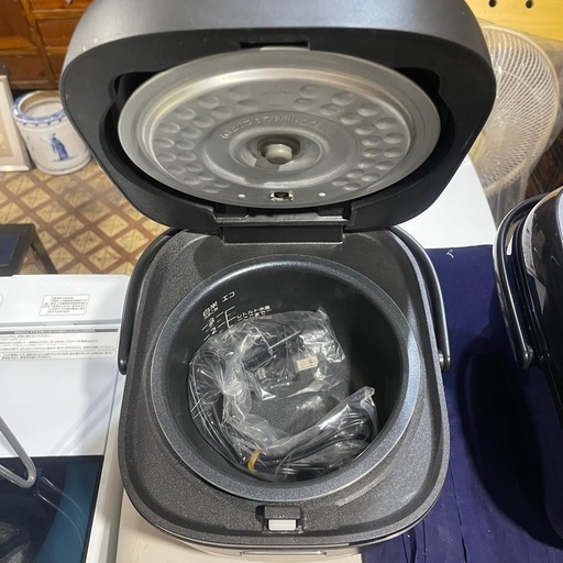 TIGER　3合炊き炊飯器　2023年製　JBS－A055　一か月保証付き　【リサイクルショップ道楽屋】
