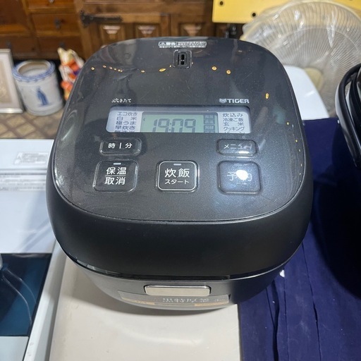TIGER　3合炊き炊飯器　2023年製　JBS－A055　一か月保証付き　【リサイクルショップ道楽屋】