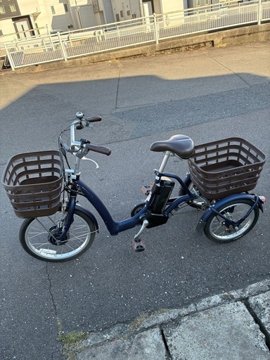 お取り置き中】ミヤタ三輪自転車(スイングタイプ、LEDライト) お取り置き中】ミヤタ三輪自転車(スイングタイプ、LEDライト)