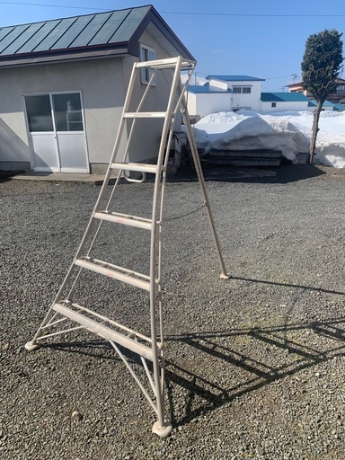 アルミ製脚立(交渉中)