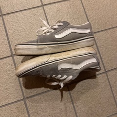 バンズスニーカー23cmの画像