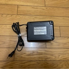 マキタ 10.8V 用　充電器 DC10SAの画像