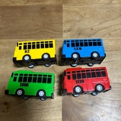 車のおもちゃの画像