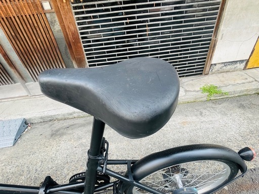 『ＳＡＬＥ　３０％』　折りたたみ自転車　２０インチ　6変速　カゴ　付き　黒　配達可能