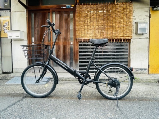 『ＳＡＬＥ　３０％』　折りたたみ自転車　２０インチ　6変速　カゴ　付き　黒　配達可能
