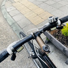 『ＳＡＬＥ　３０％』　クロスバイク　７００ｘ２８ｃ　3x8変速　フレーム　アルミ　黒　配達可能の画像