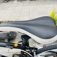 『ＳＡＬＥ　３０％』　クロスバイク　７００ｘ２８ｃ　3x8変速　フレーム　アルミ　黒　配達可能の画像