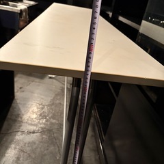 【差し上げます】竹ノ塚 itoki　作業用ハイテーブル　白色の画像