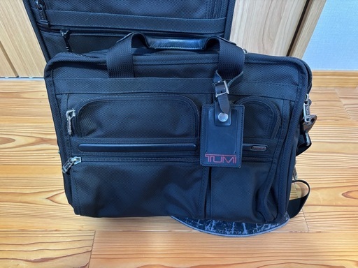 TUMI  ビジネススーツケースとリュックセット