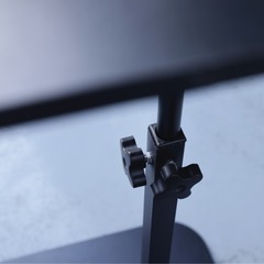 調整可能サイドテーブルの画像