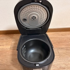 アイリスオーヤマ 炊飯器 2019年製の画像