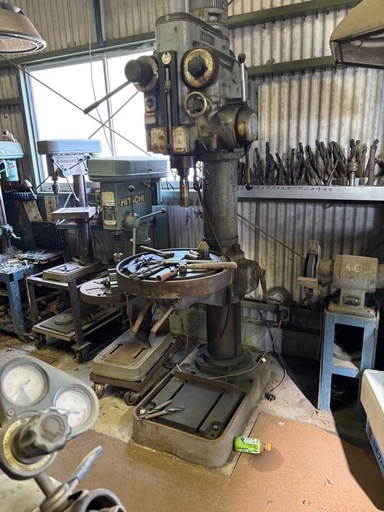吉田鐵工所製の直立ボール盤
