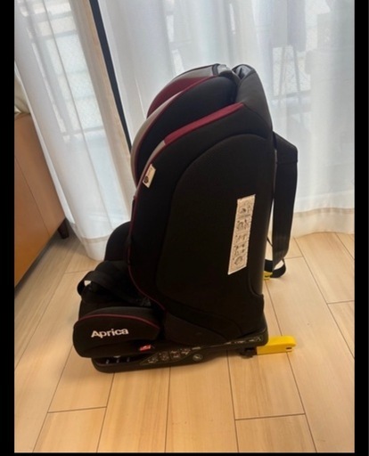 Aprica form fit アップリカ　ISOFIX チャイルドシート　　　ジュニアシート格安になります