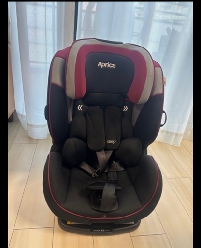 Aprica form fit アップリカ　ISOFIX チャイルドシート　　　ジュニアシート格安になります