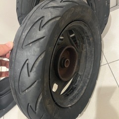 v125g タイヤの画像