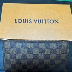 LUIS VUITTON 長財布の画像