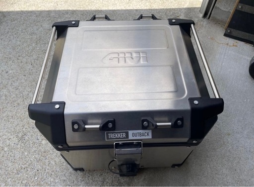 GIVI  トップケース 容量42L