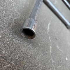 十字レンチの画像