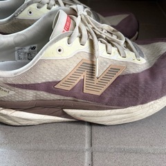 【格安】ニューバランス FuelCell Rebel v5（26.5cm）の画像