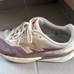 【格安】ニューバランス FuelCell Rebel v5（26.5cm）の画像