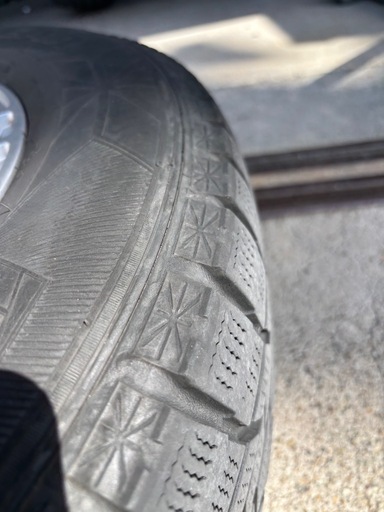 スタッドレスタイヤ　　215/65R16
