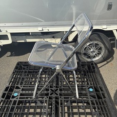 ⭐️美品⭐️  折りたたみ椅子　透明　オシャレ👍の画像