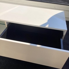 美品　テレビ台 ローボード 白 ホワイト ガラス棚付　幅約118cmエナメル塗装の画像