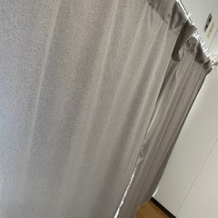 カーテンの画像