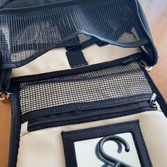 旅行に便利★吊るせるトラベルポーチ／化粧品・洗面道具の画像