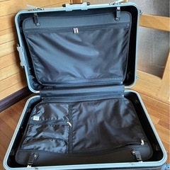 キャリーバッグ　黒　大きいの画像