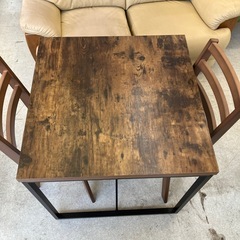 坂2603-344 NITORI ダイニングテーブルセット 回転椅子2脚付き ※バラ売り不可 キズ汚れ有りの画像