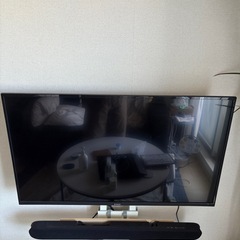 43型テレビ MAXZEN テレビスタンド付きの画像
