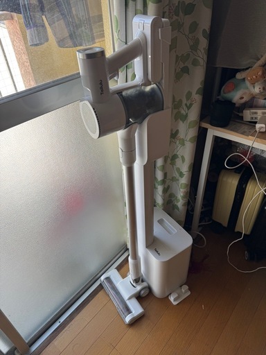コードレス掃除機（自動ゴミ収集スタンド付き）