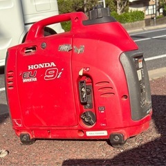 消音ボックスつきホンダEU9i発電機の画像