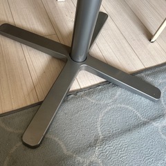 白　ラウンドテーブル　ダイニングテーブルの画像