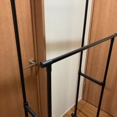 ハンガーラックの画像