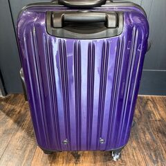 美品 ハードシェルキャリーケース キャリーバッグ 紫 鍵2個付きの画像