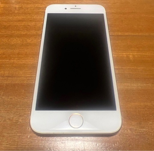 **iPhone 8（64GB / シルバー）**