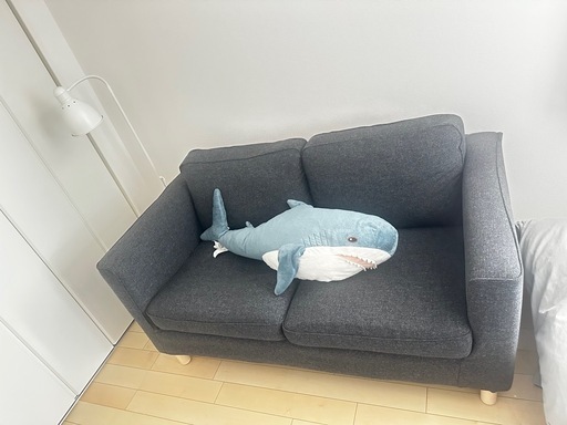 IKEA 二人掛けソファ + サメぬいぐるみセット（使用2年未満）