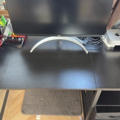 パソコンデスクの画像