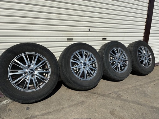 商談中　
アルミ　夏タイヤ　185/70R14  4本