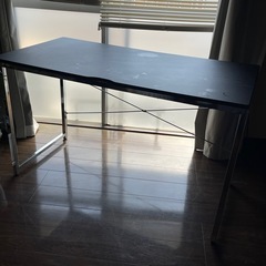 パソコンデスクの画像