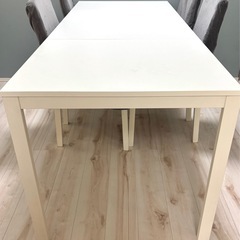 IKEA伸長式ダイニングテーブルセットの画像