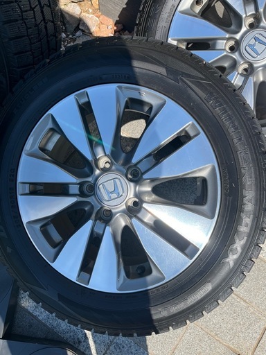 スタッドレスタイヤDUNLOP 205/60R16 ステップワゴン 純正 ノーマル